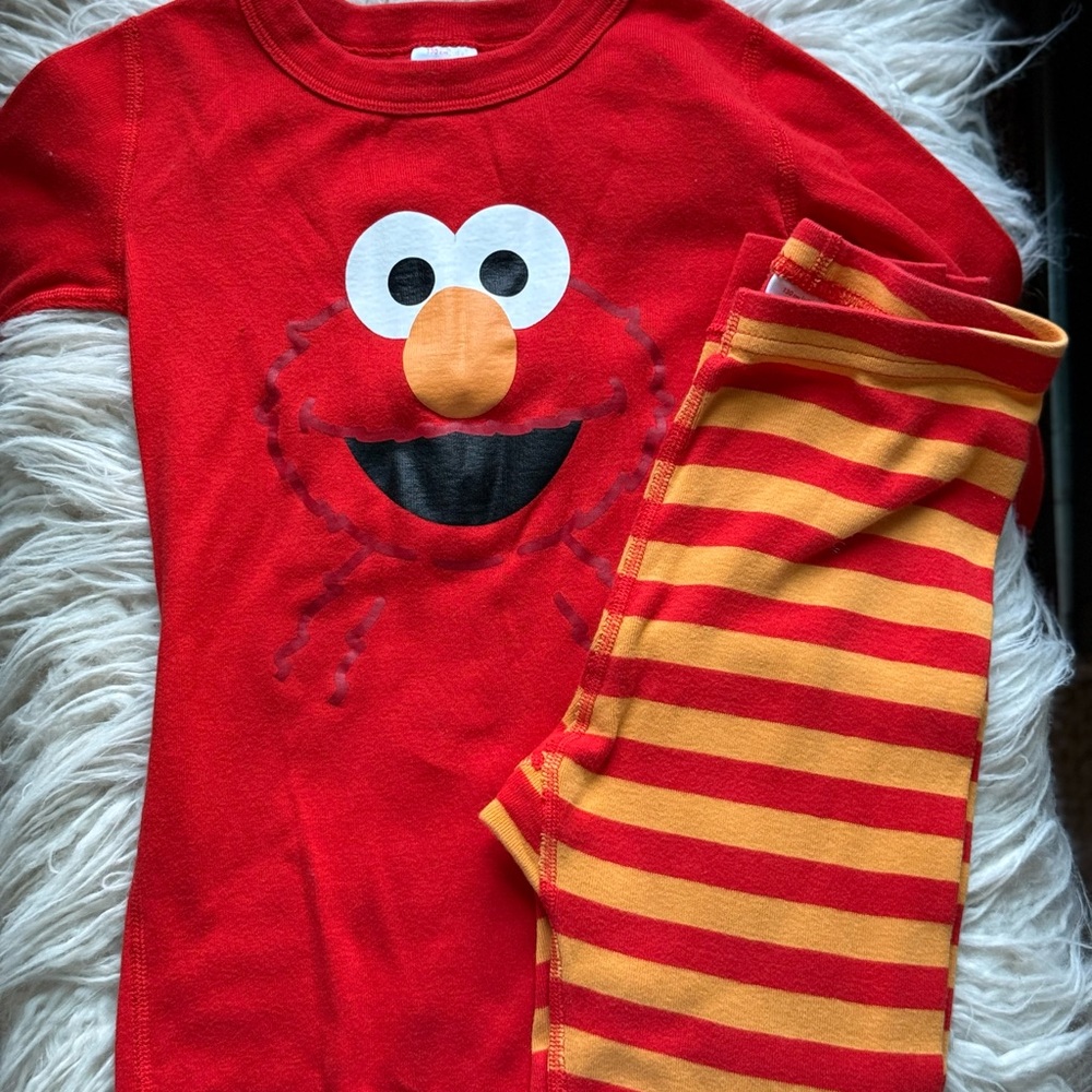 Hanna Andersson Playful Red and Orange Elmo pajama set